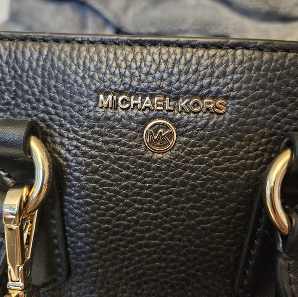Small Pebbled Michael Kors Black Satchel - Picture 11 of 12